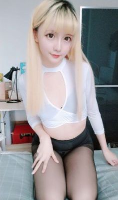 老和尚趴在小嫩尼身播放_超清迅雷电影在线